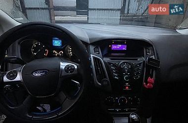 Хэтчбек Ford Focus 2011 в Виноградове