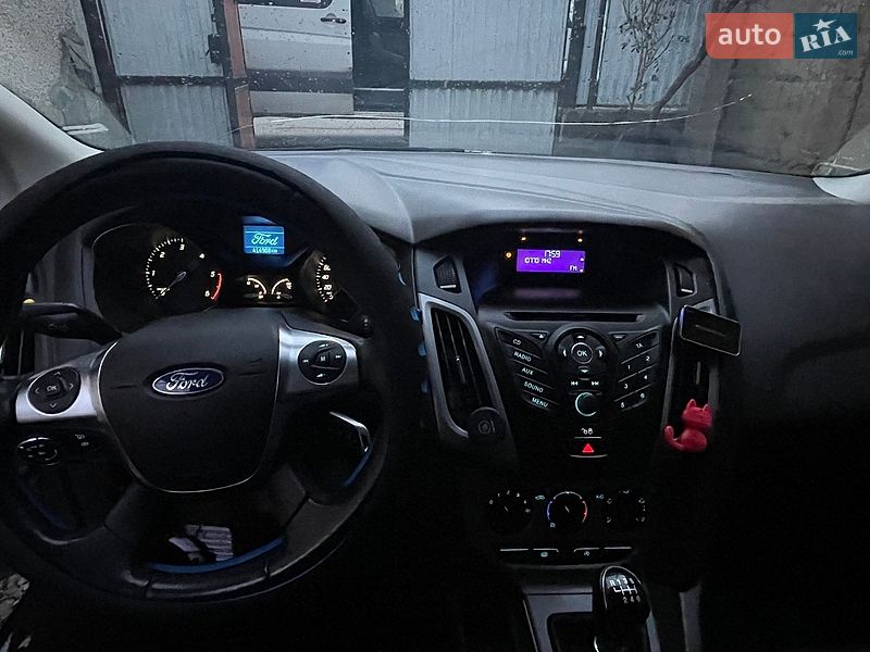 Хэтчбек Ford Focus 2011 в Виноградове