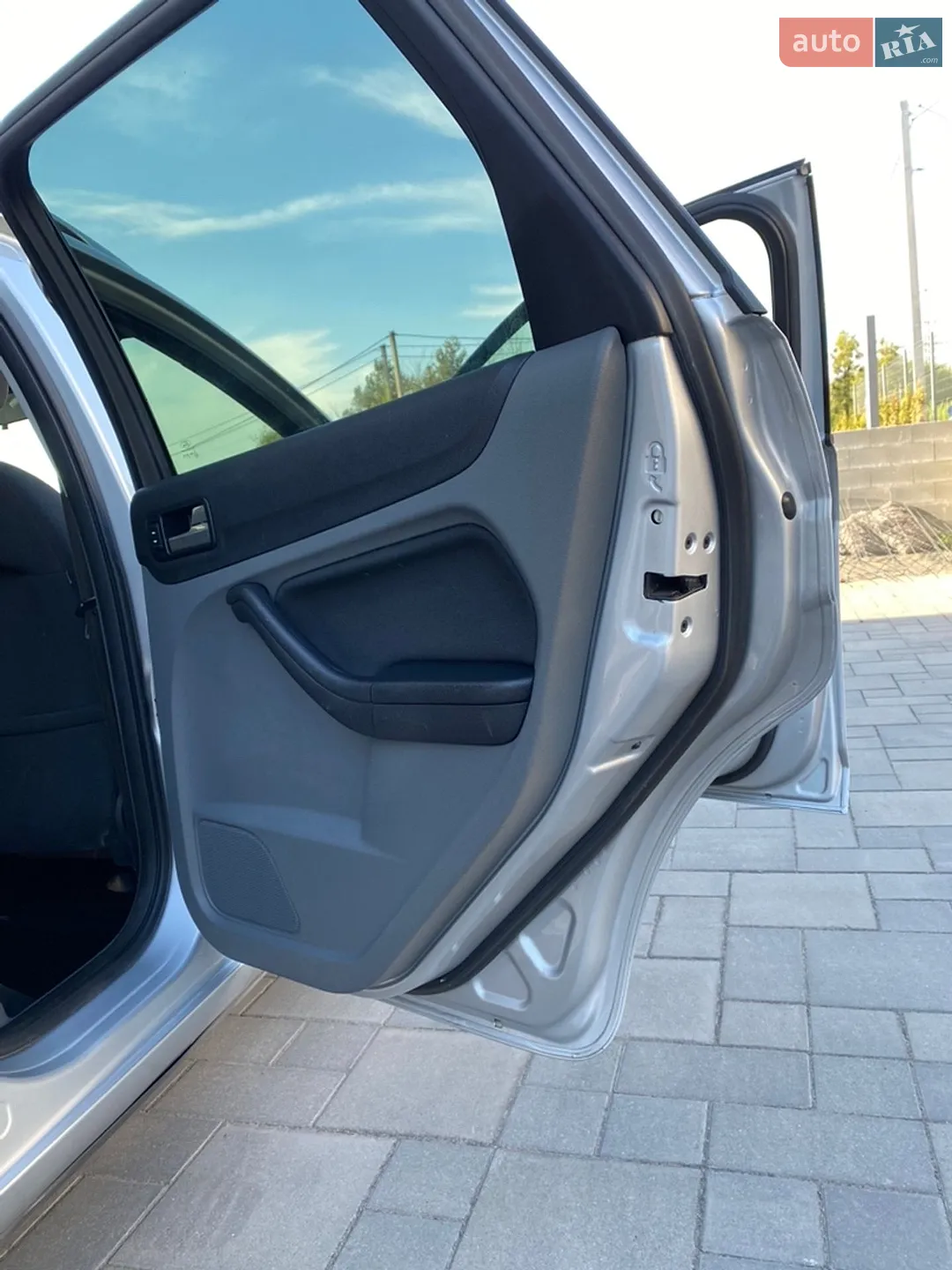2010 Ford Focus - мініатюра 13