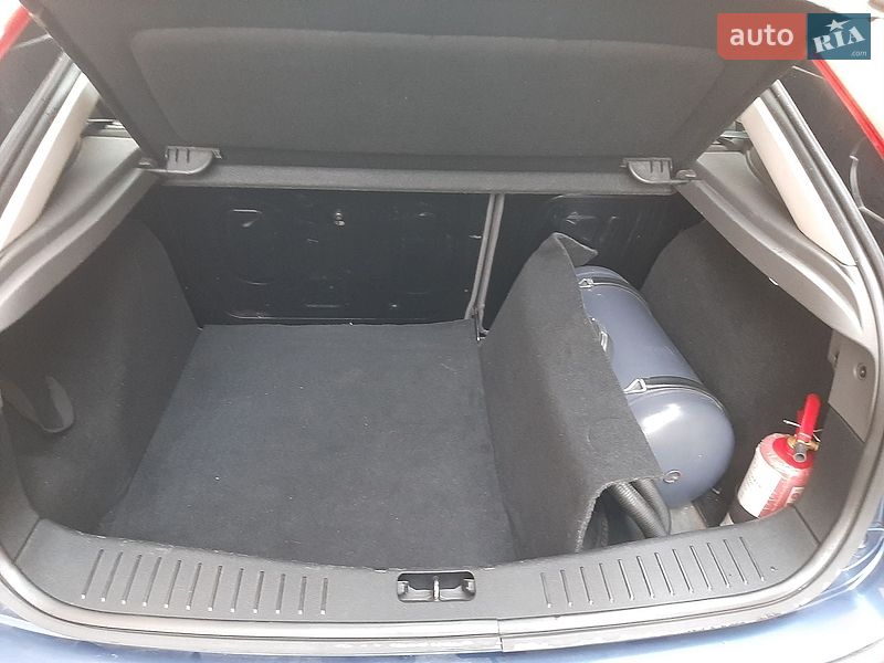 Хэтчбек Ford Focus 2006 в Ивано-Франковске