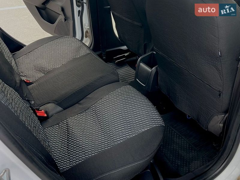 Хэтчбек Ford Focus 2012 в Каменец-Подольском