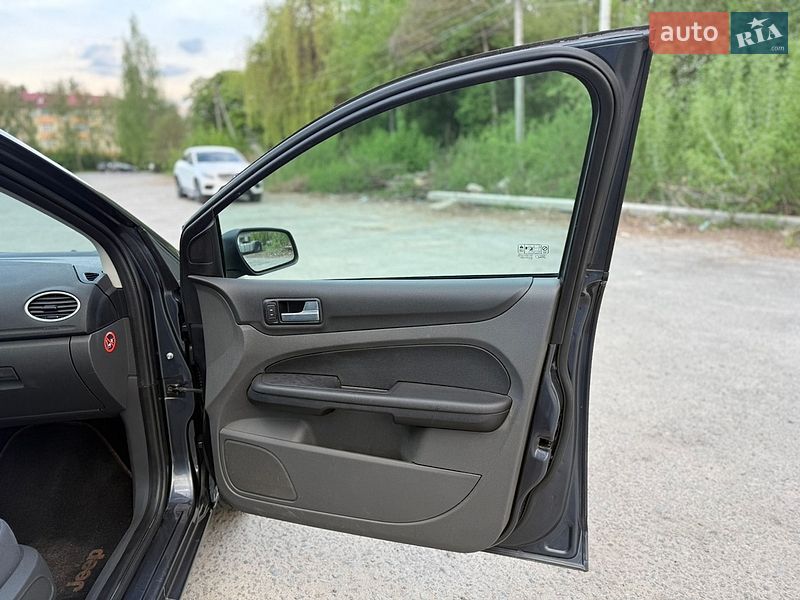 Універсал Ford Focus 2005 в Звягелі