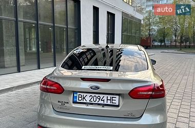 Седан Ford Focus 2015 в Ровно
