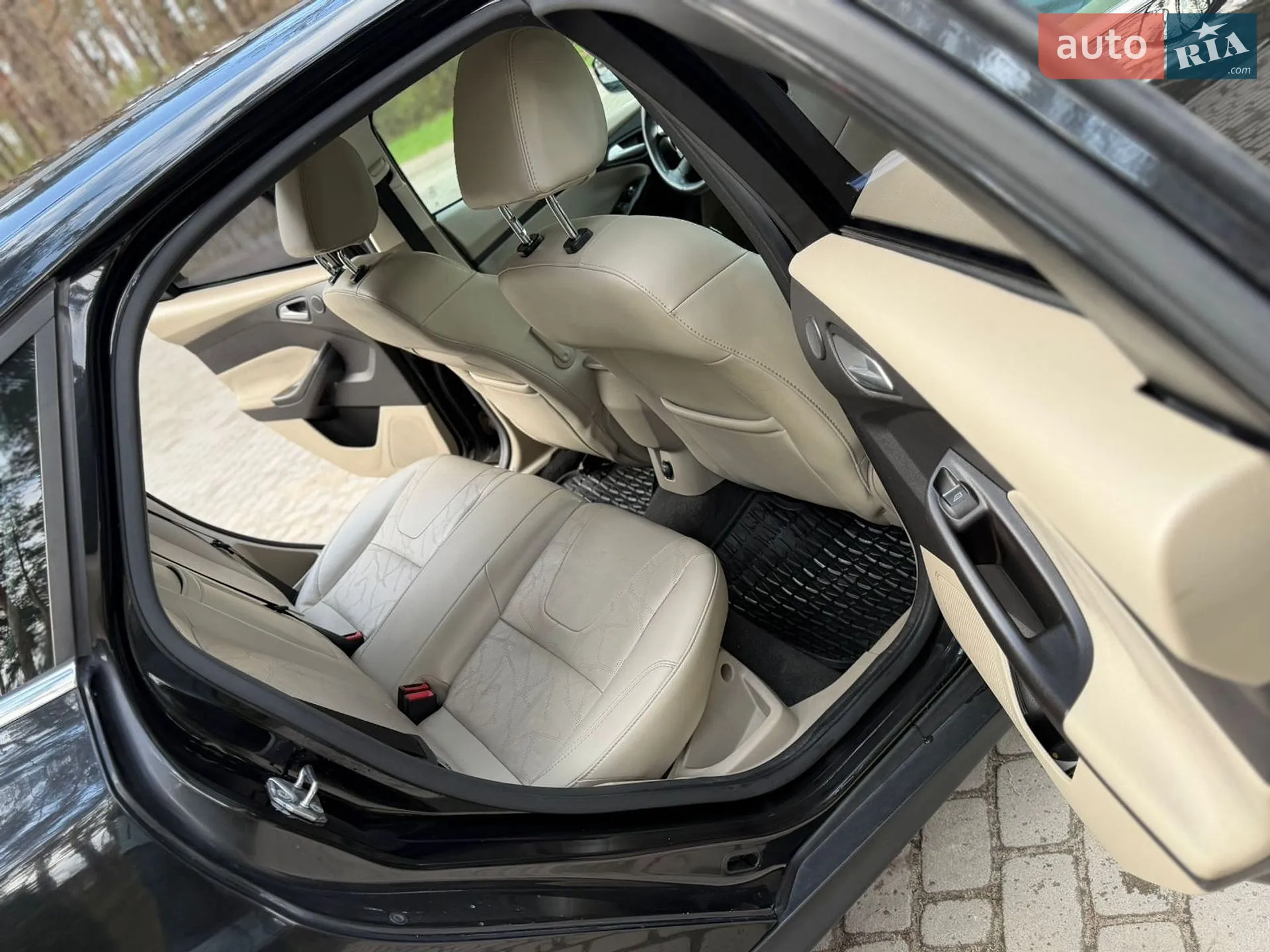 2012 Ford Focus - мініатюра 11