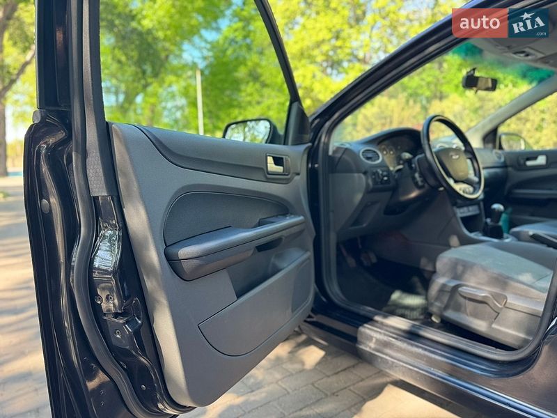 Універсал Ford Focus 2005 в Кам'янському