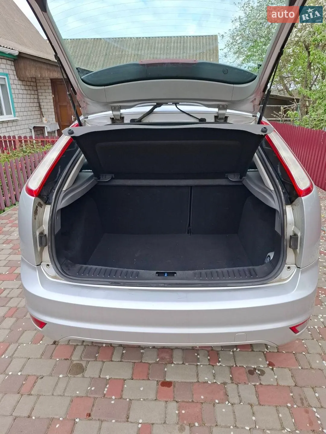 2010 Ford Focus - мініатюра 20