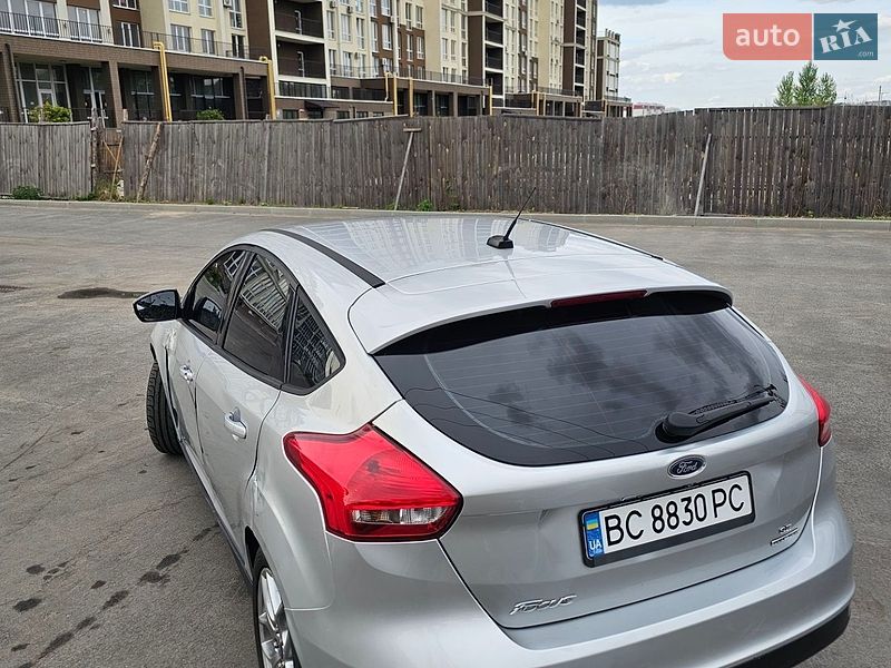 Хэтчбек Ford Focus 2014 в Киеве