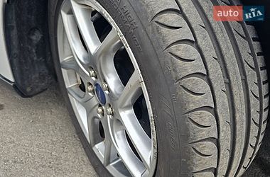 Хэтчбек Ford Focus 2014 в Киеве