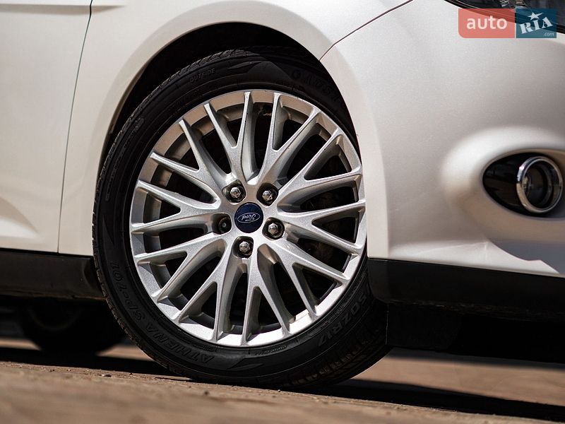 Седан Ford Focus 2014 в Кропивницком