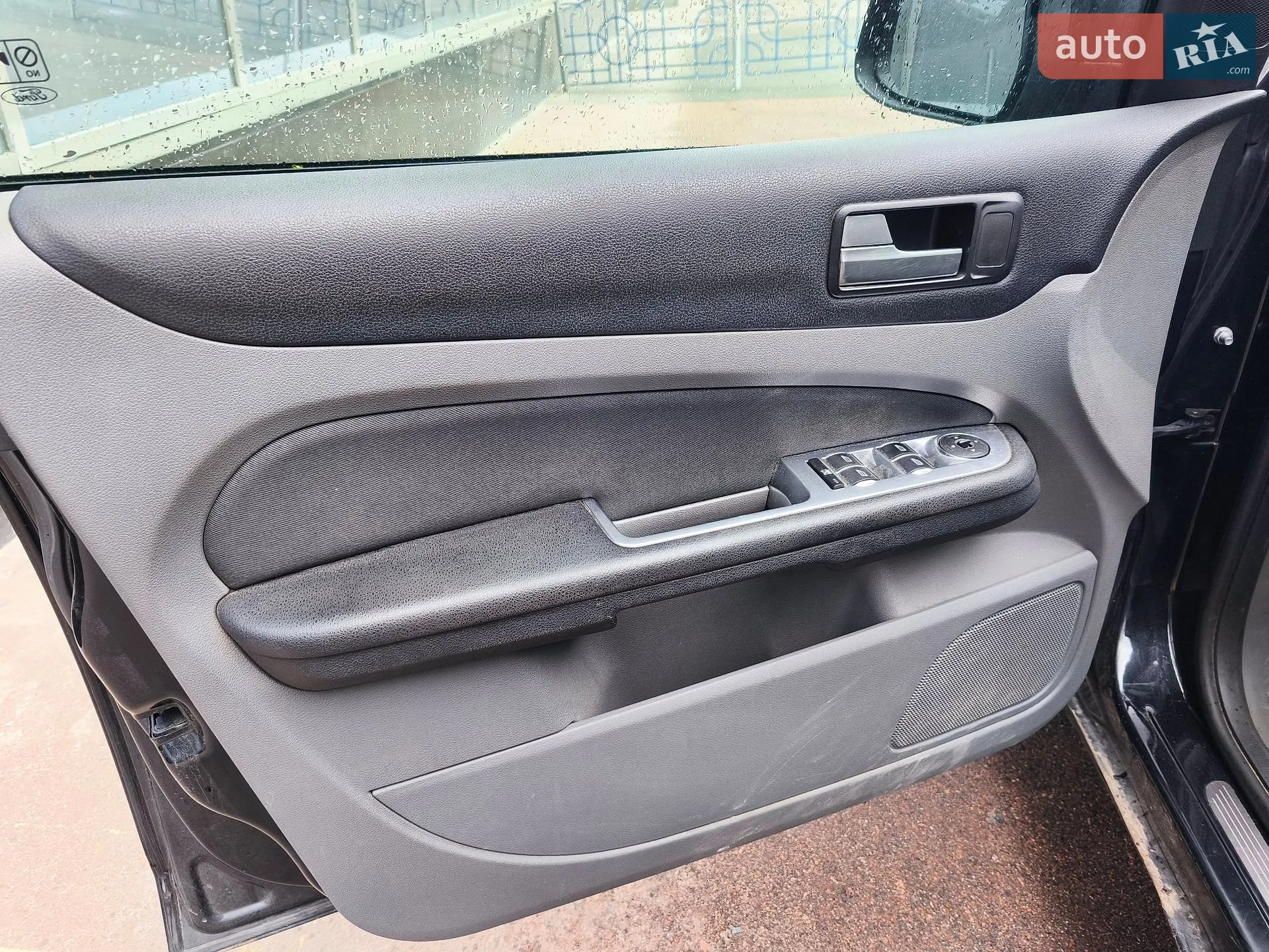 2010 Ford Focus - мініатюра 19