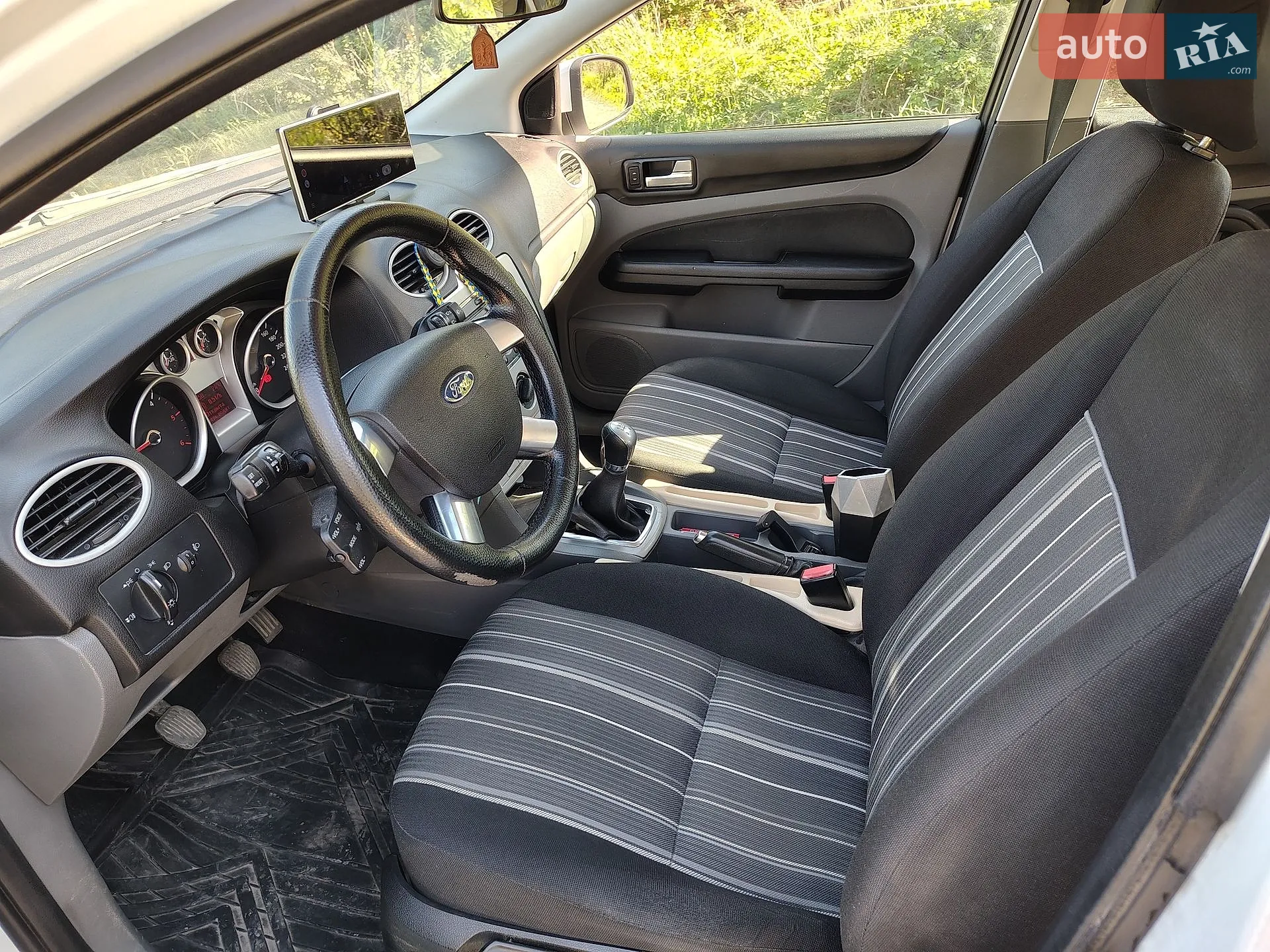 2010 Ford Focus - мініатюра 15