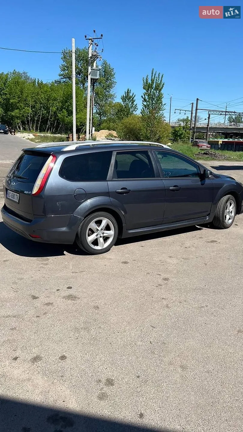 2010 Ford Focus - мініатюра 11