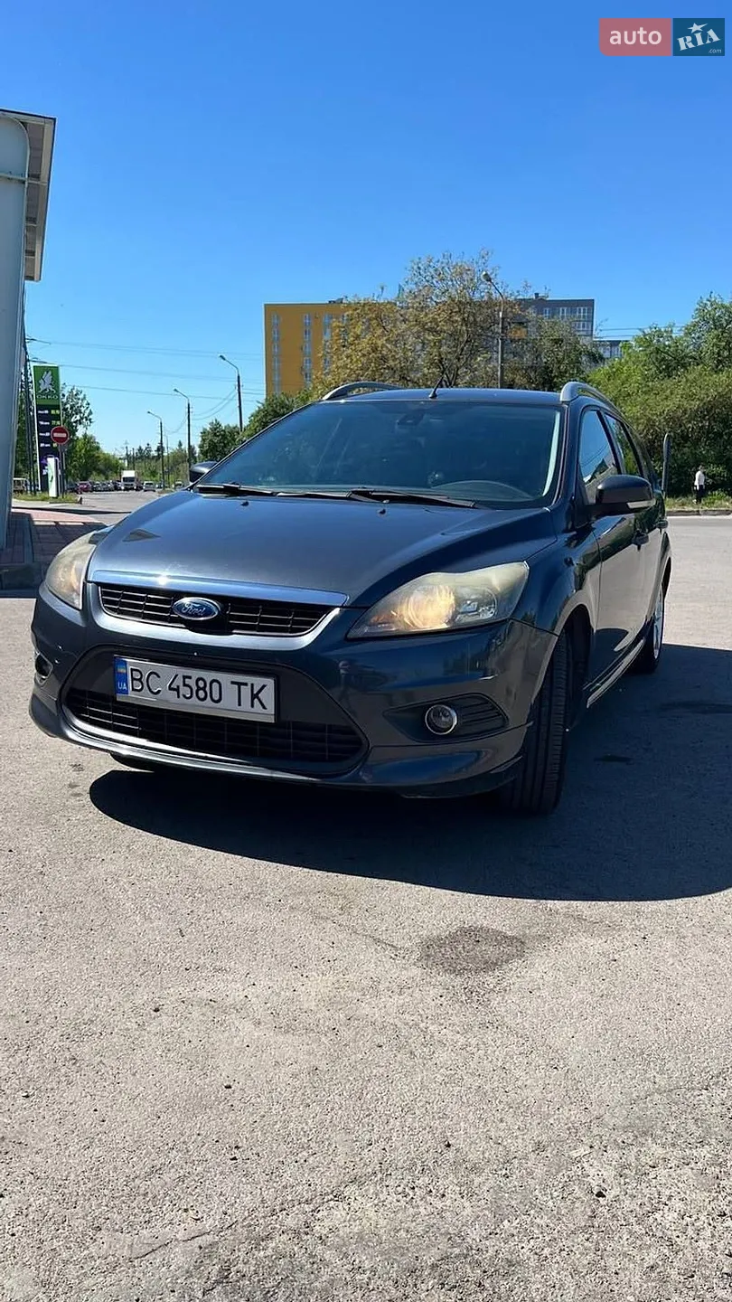 2010 Ford Focus - мініатюра 2