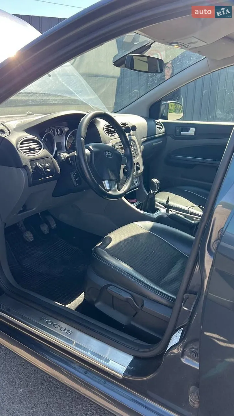 2010 Ford Focus - мініатюра 14