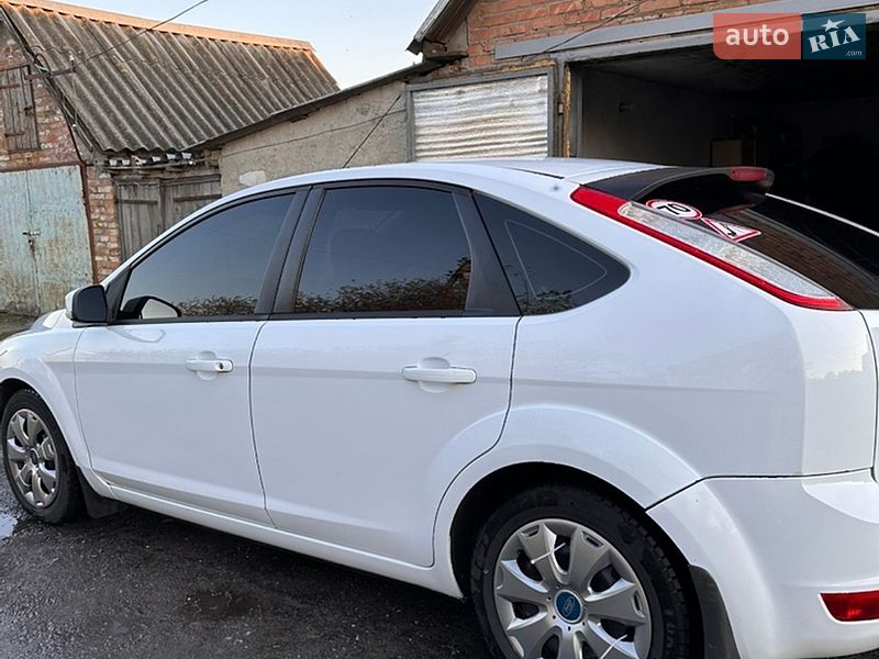Хетчбек Ford Focus 2011 в Карлівці