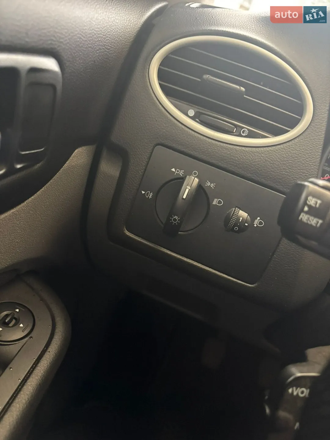 2010 Ford Focus - мініатюра 23