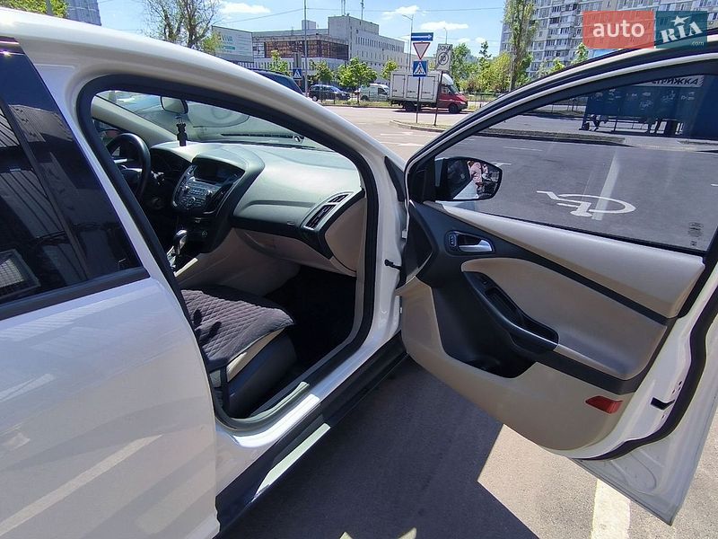 Седан Ford Focus 2016 в Киеве