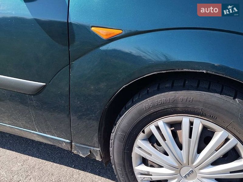 Седан Ford Focus 2004 в Лозовой