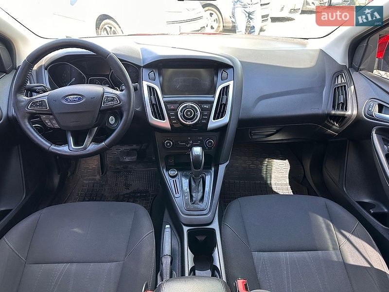 Седан Ford Focus 2015 в Смеле