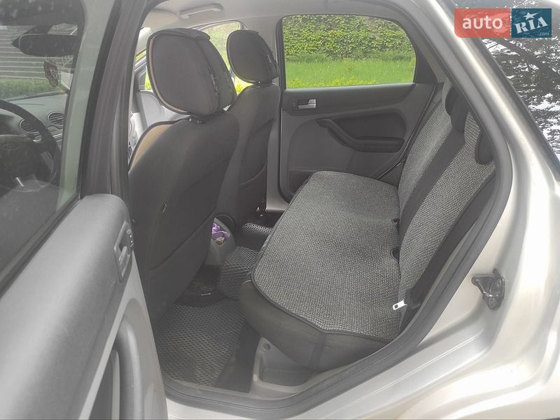 Хэтчбек Ford Focus 2009 в Черновцах