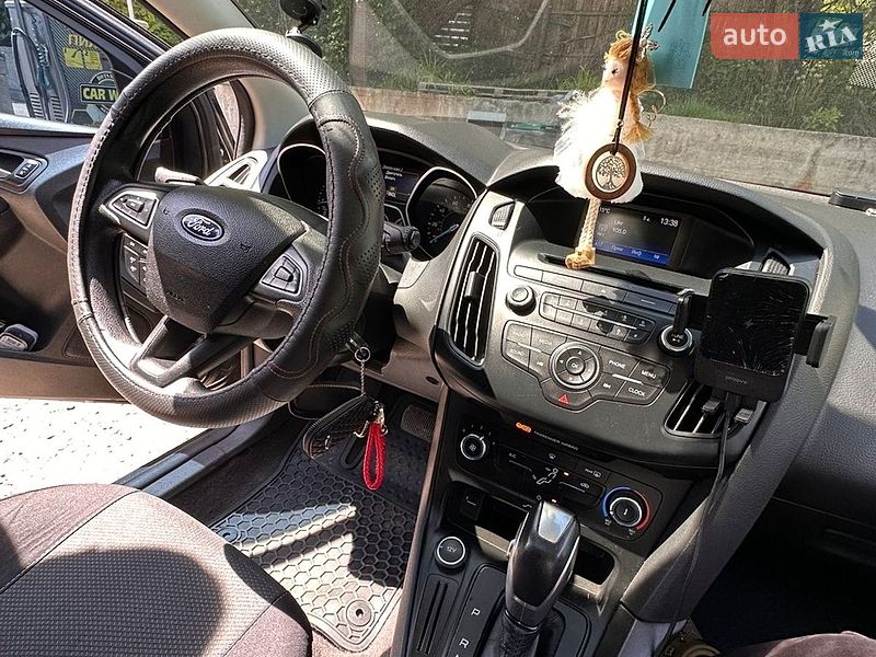 Хэтчбек Ford Focus 2015 в Киеве