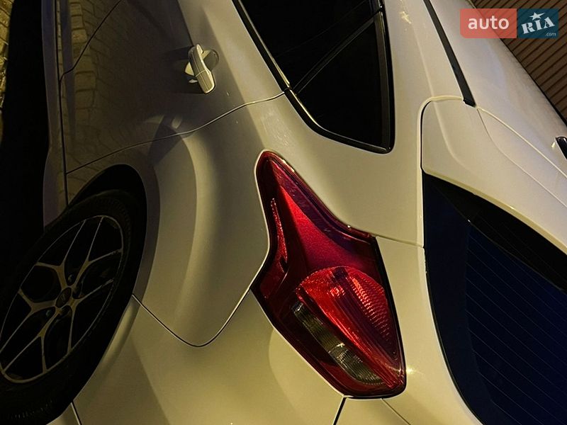 Хетчбек Ford Focus 2015 в Дніпрі
