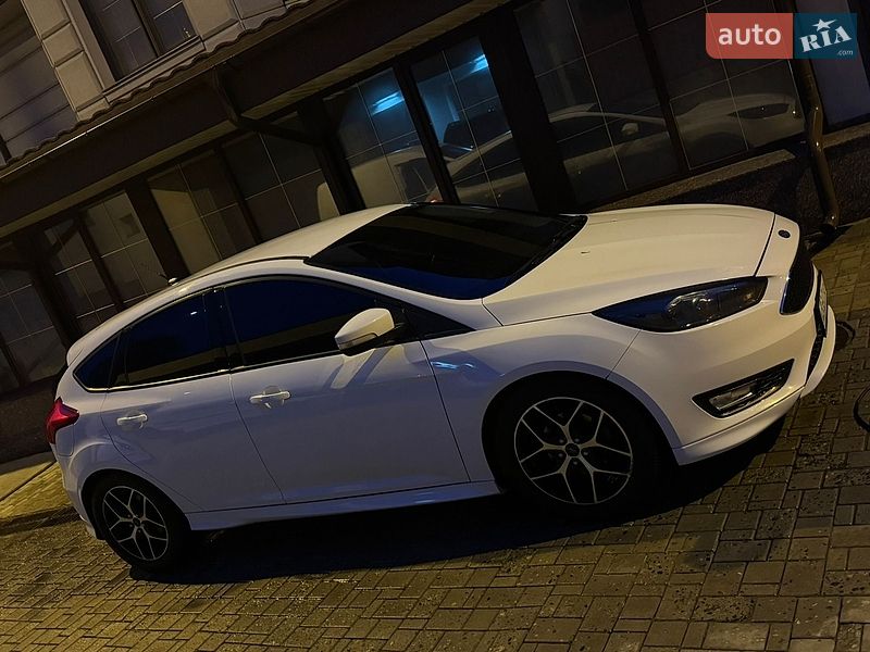 Хетчбек Ford Focus 2015 в Дніпрі