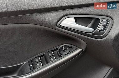 Седан Ford Focus 2015 в Львові