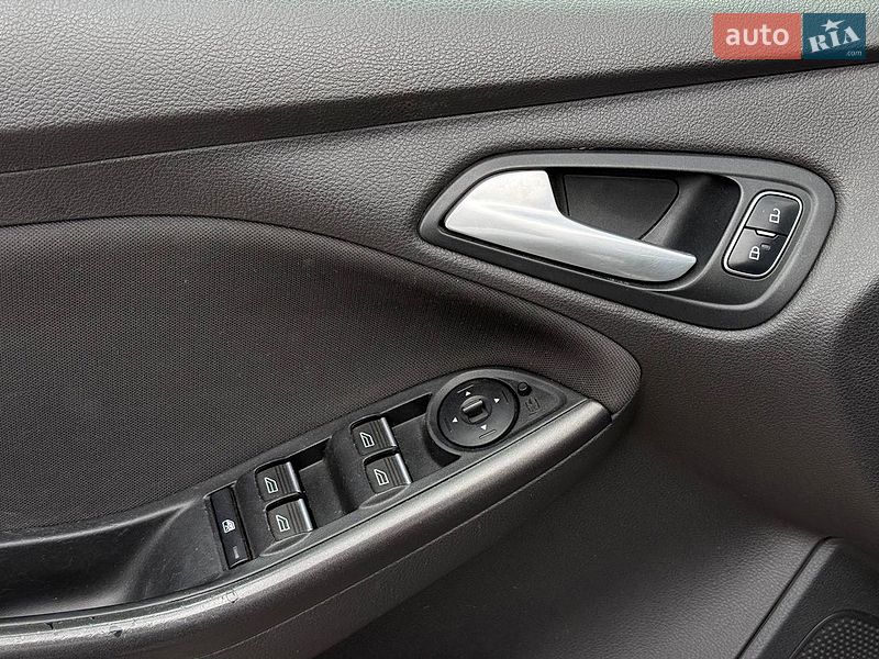 Седан Ford Focus 2015 в Львові