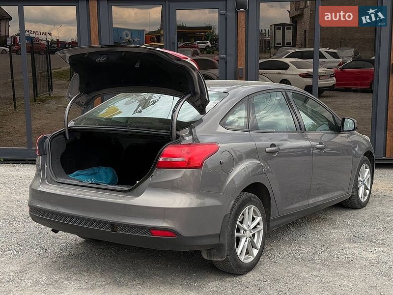Седан Ford Focus 2015 в Львові
