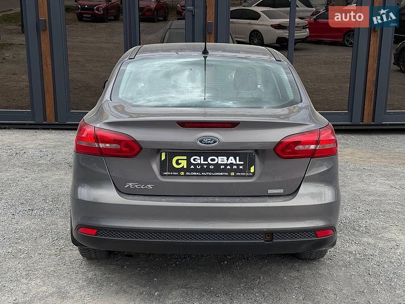 Седан Ford Focus 2015 в Львові