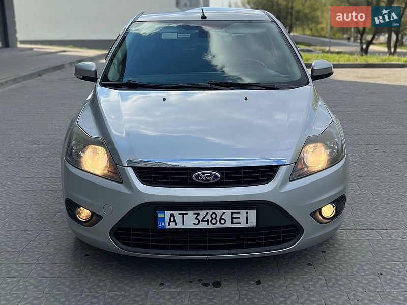 Хетчбек Ford Focus 2008 в Новояворівську