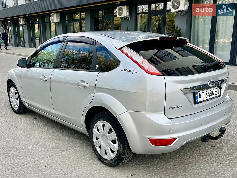 Хетчбек Ford Focus 2008 в Новояворівську