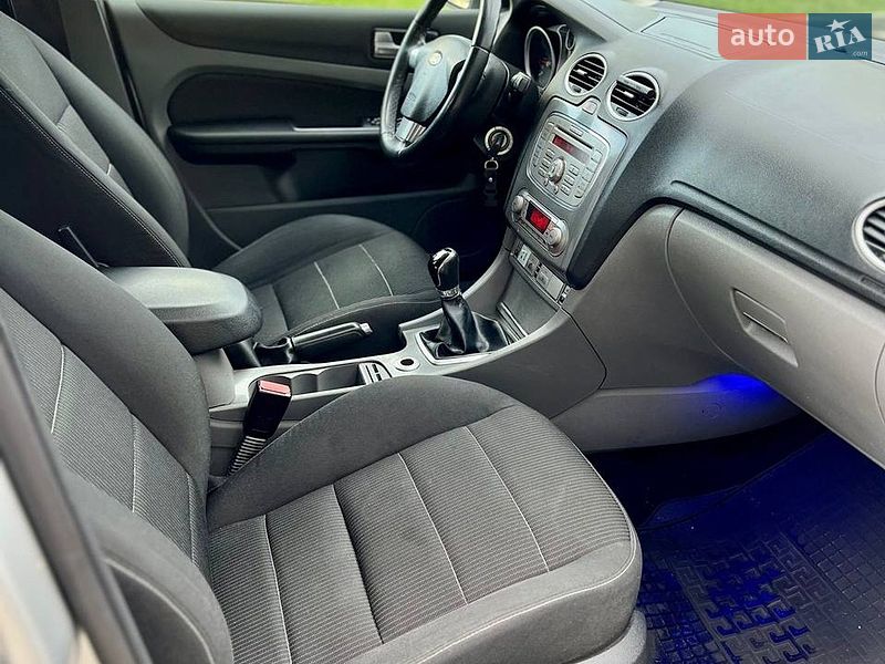 Хетчбек Ford Focus 2008 в Новояворівську
