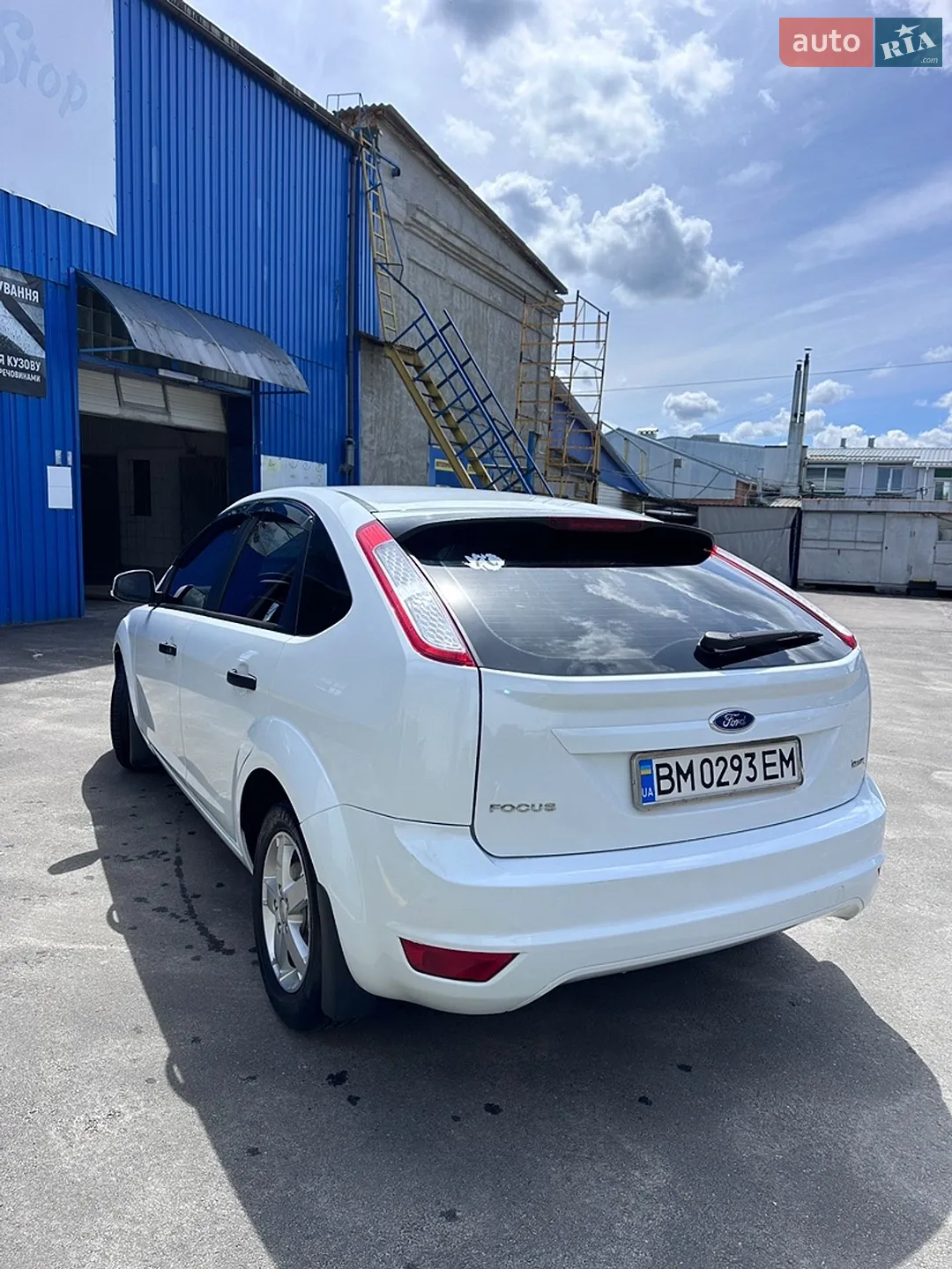 2010 Ford Focus - мініатюра 2