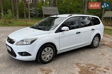 Универсал Ford Focus 2010 в Великих Мостах