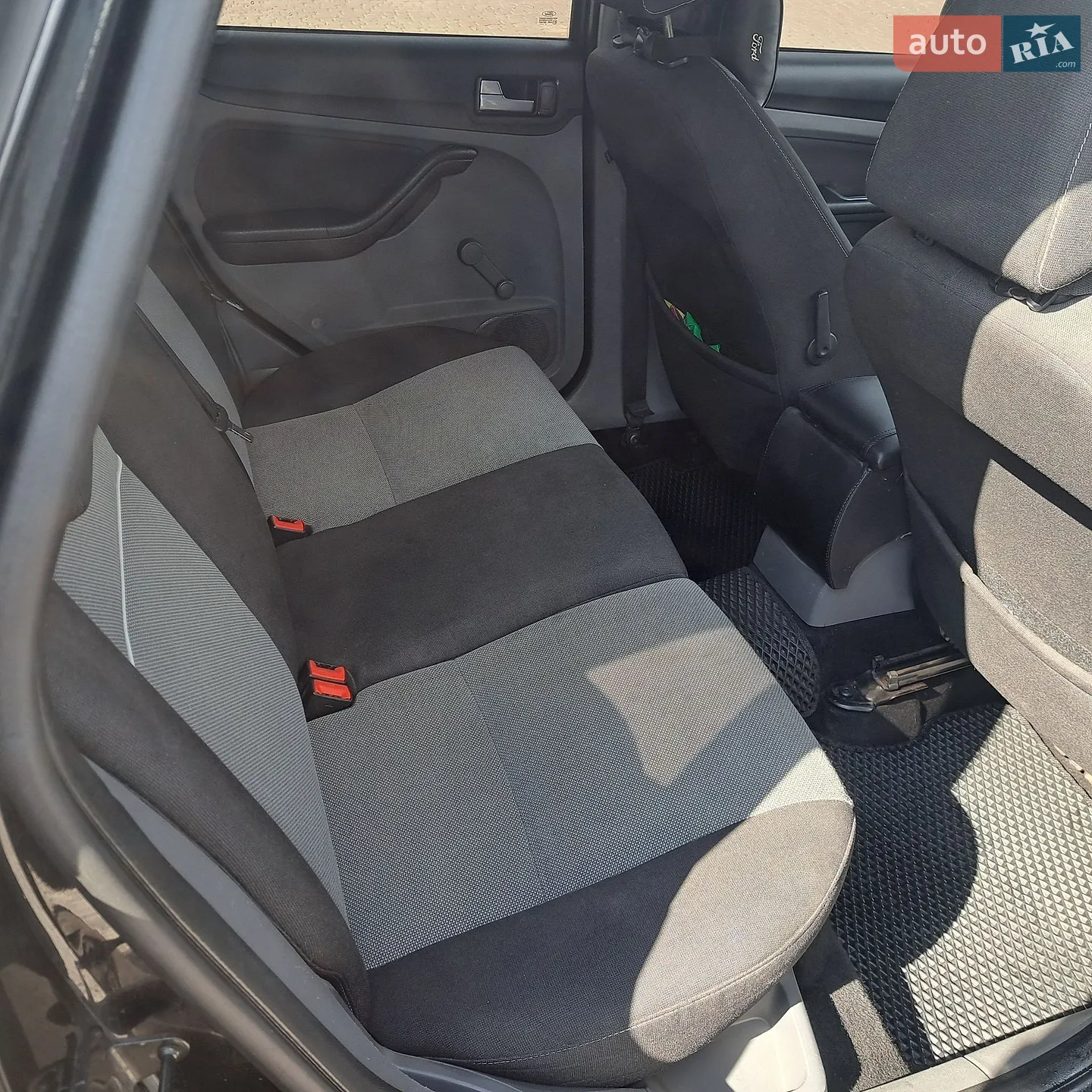 2010 Ford Focus - мініатюра 7