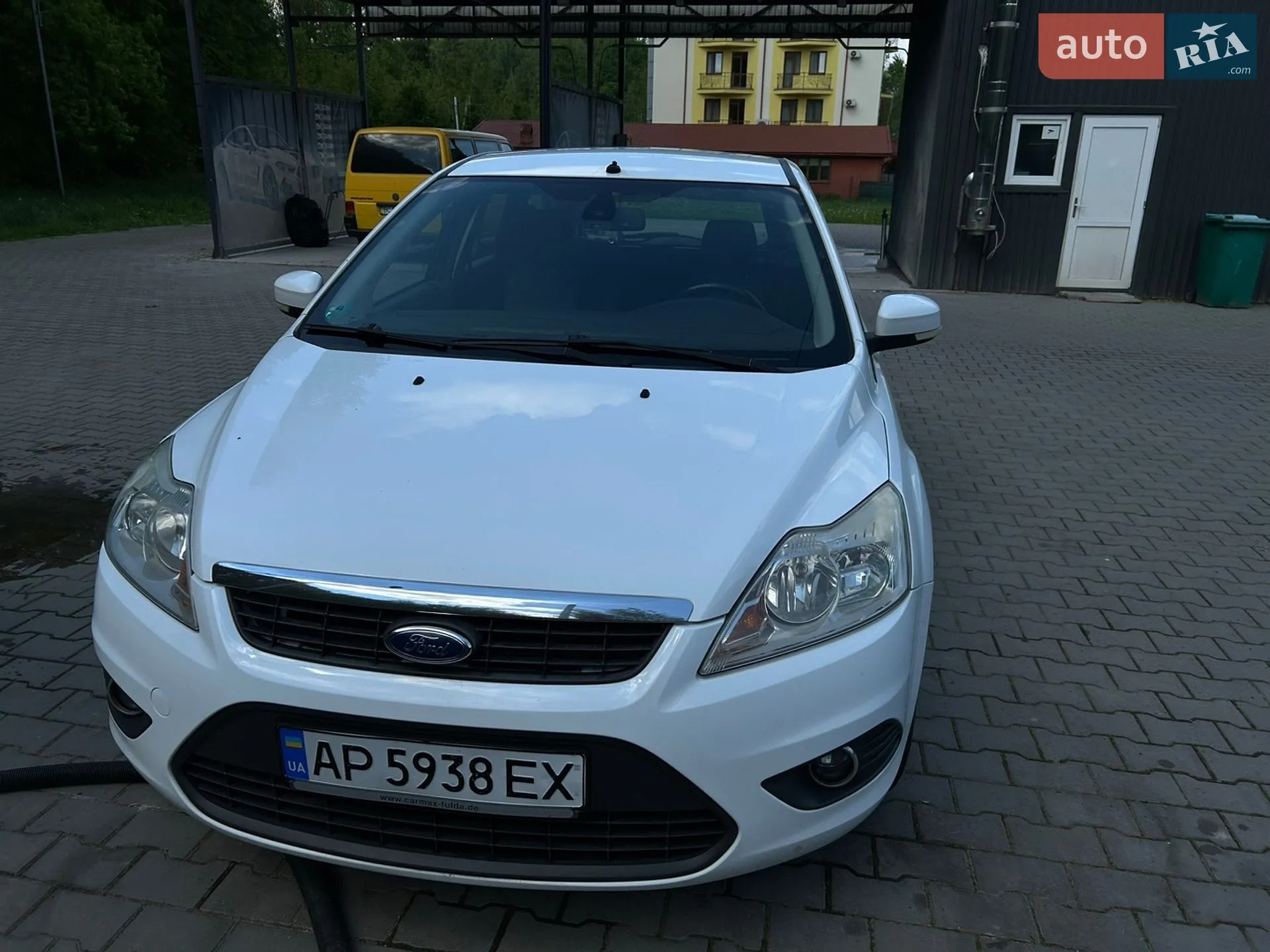 2010 Ford Focus - мініатюра 2