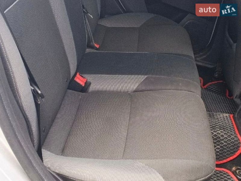Хэтчбек Ford Focus 2011 в Христиновке