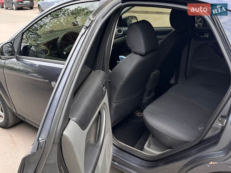 Хэтчбек Ford Focus 2010 в Василькове