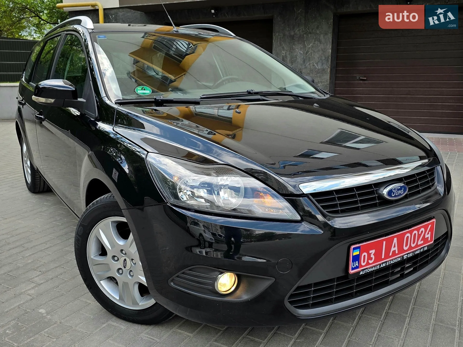 2010 Ford Focus - мініатюра 2