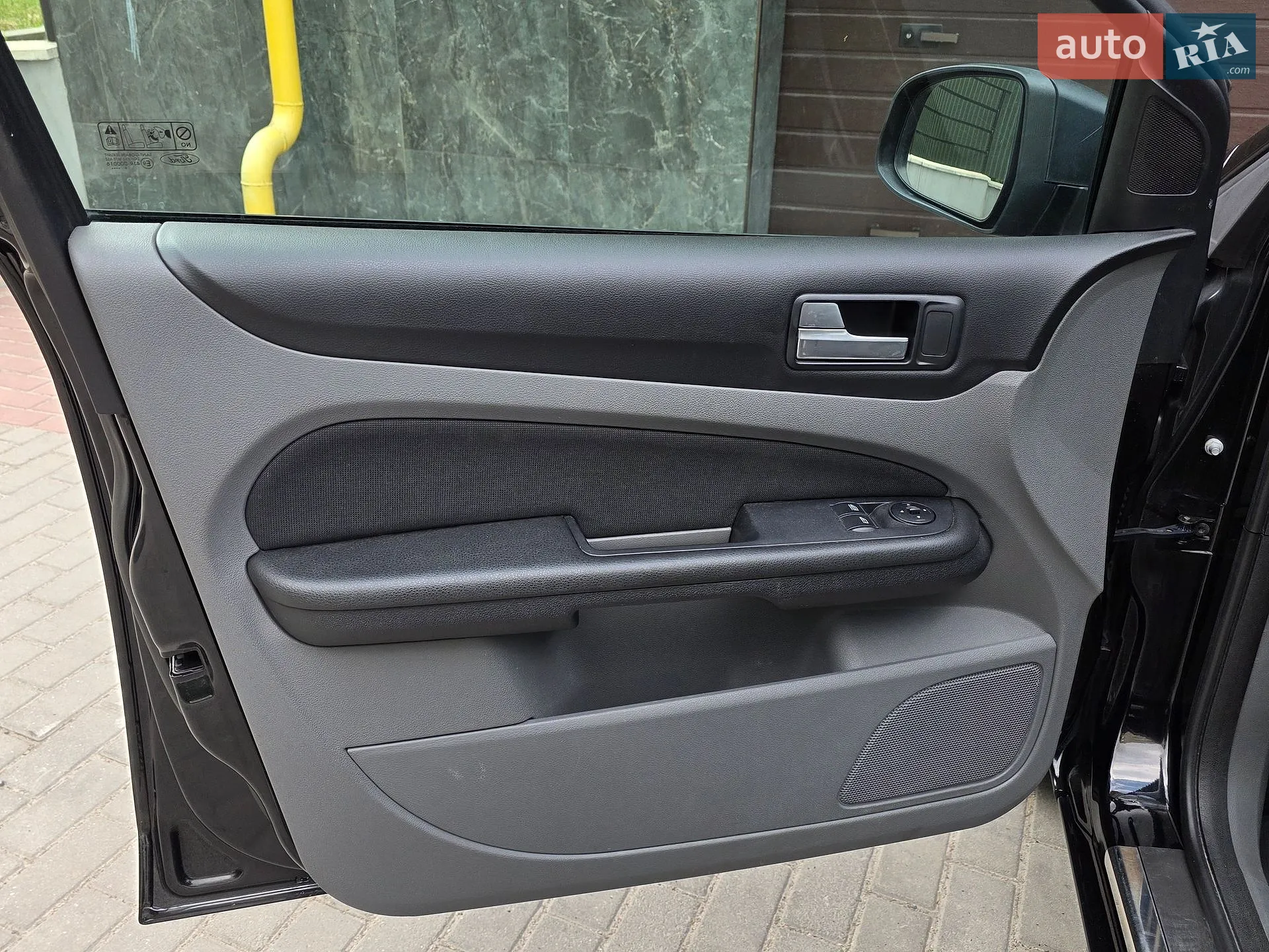 2010 Ford Focus - мініатюра 21