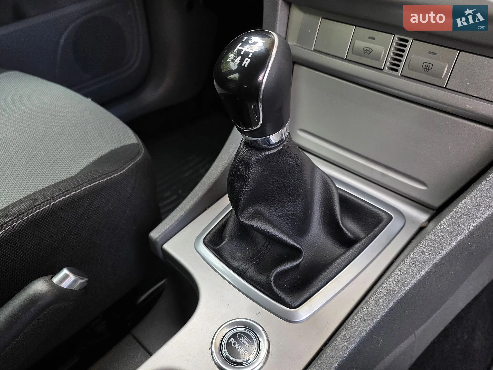 2010 Ford Focus - мініатюра 37
