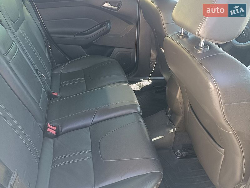Хэтчбек Ford Focus 2012 в Остроге