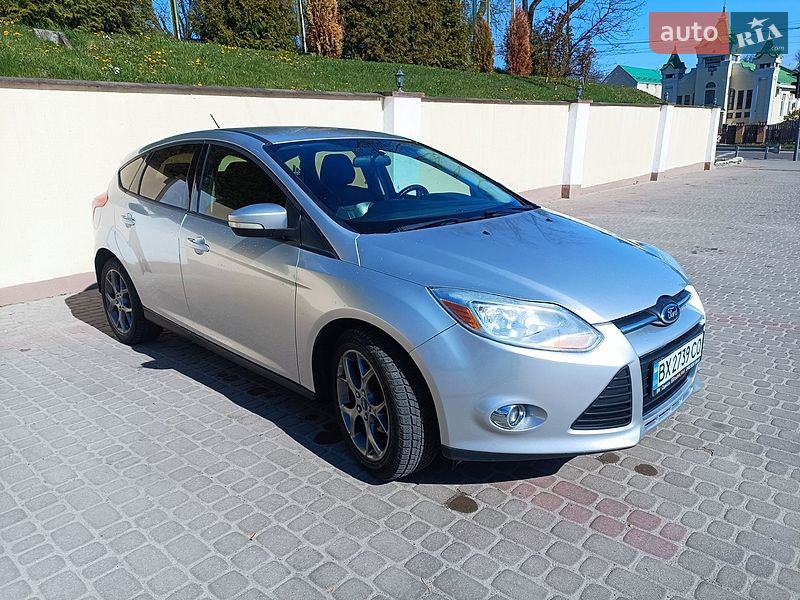 Хэтчбек Ford Focus 2012 в Остроге