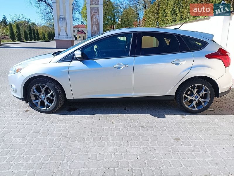 Хэтчбек Ford Focus 2012 в Остроге