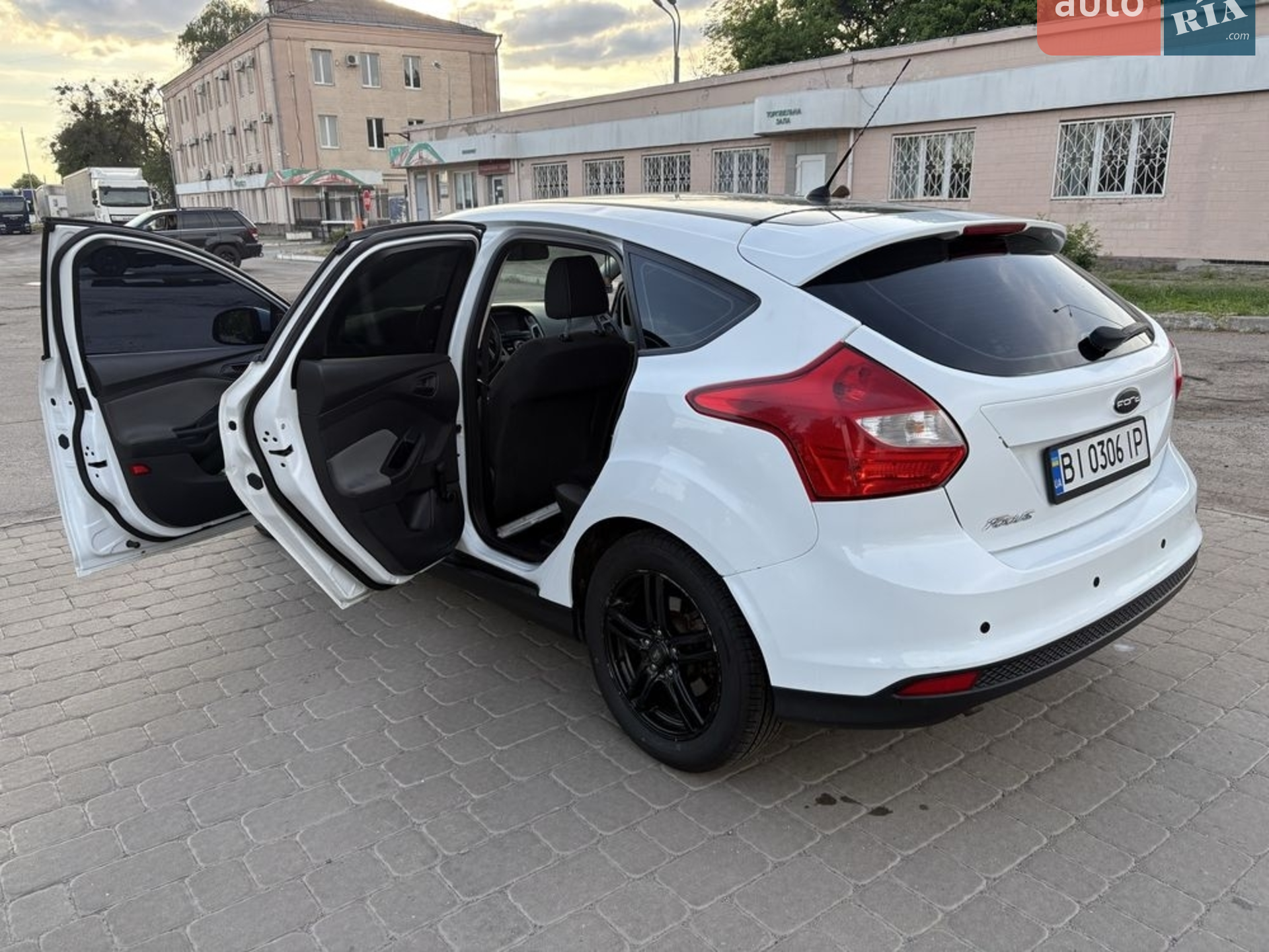 Ford Focus 2012 VIN WF0KXXGCBKCC21674 фото оголошення 2 з 5