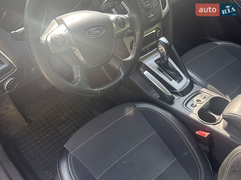 Хетчбек Ford Focus 2013 в Івано-Франківську