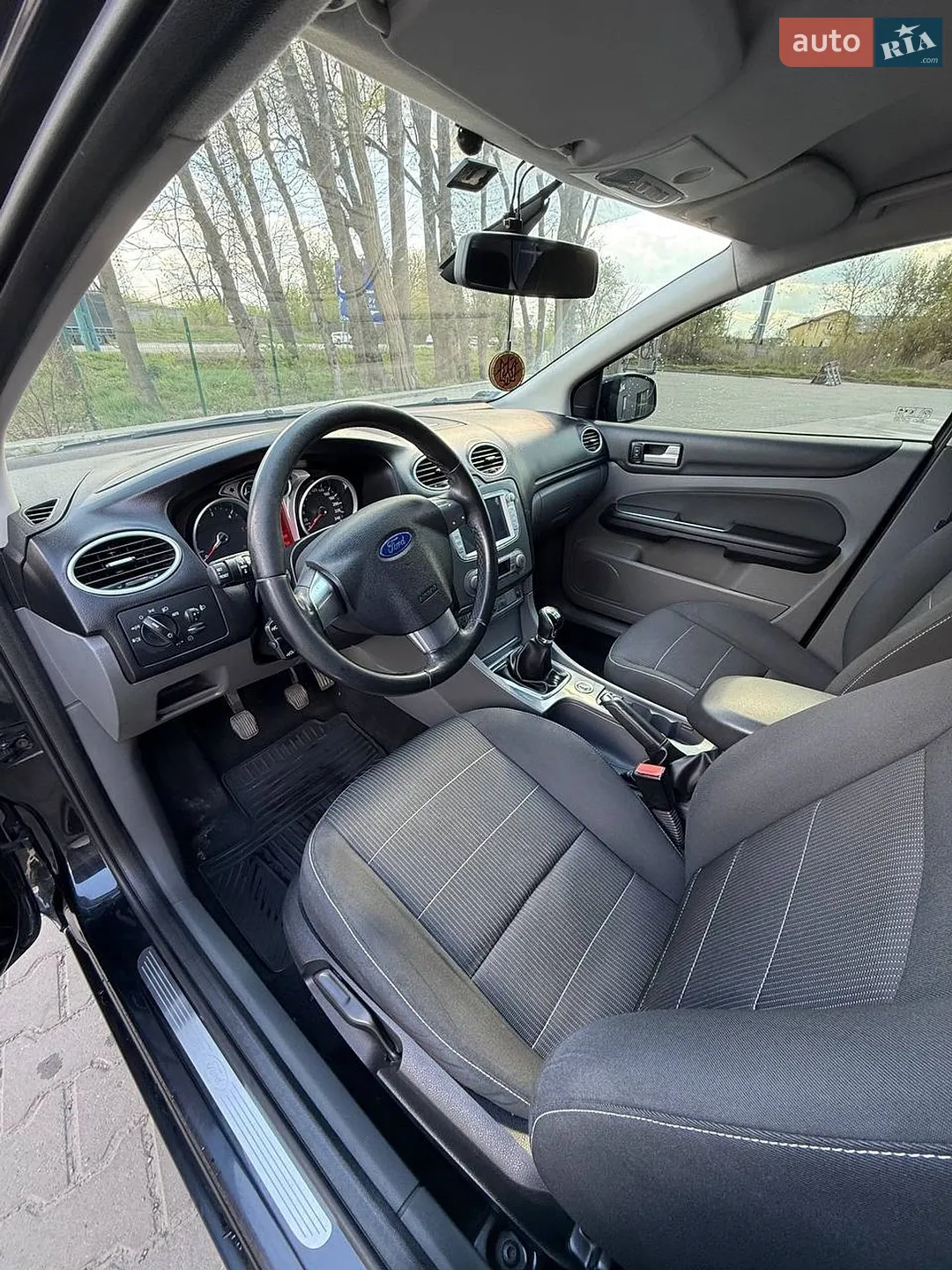 2010 Ford Focus - мініатюра 10
