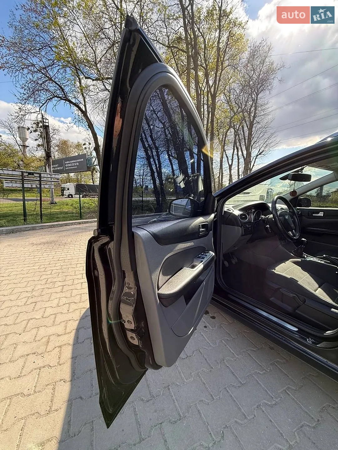 2010 Ford Focus - мініатюра 11